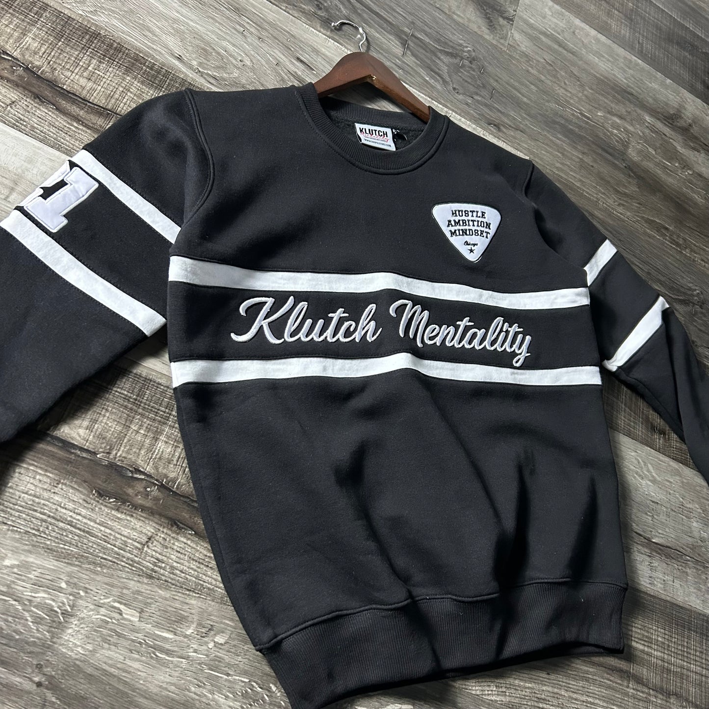 KLUTCH SIGNATURE CREWNECK [BLACK]